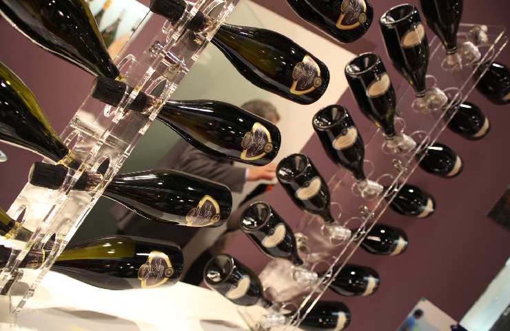 Bottiglie esposte al Vinitaly