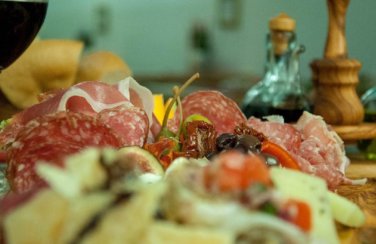 Vino salumi