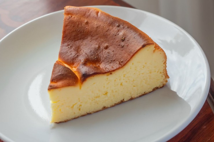 La cheesecake basca è una vera delizia