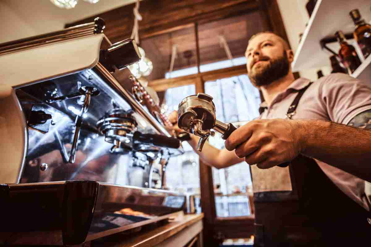 Guadagno di un barista sul caffè