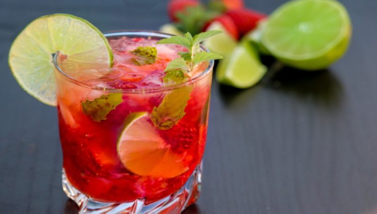 drink analcolico alle fragole 