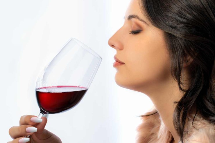 Viso rosso dopo aver bevuto il vino: ecco perché