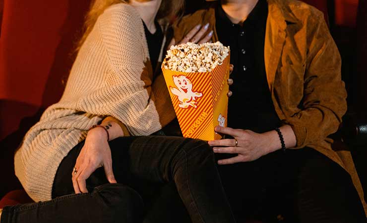 cinema persone e pop corn