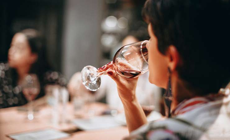 Nella psicologia della degustazione centra anche la figura del sommelier