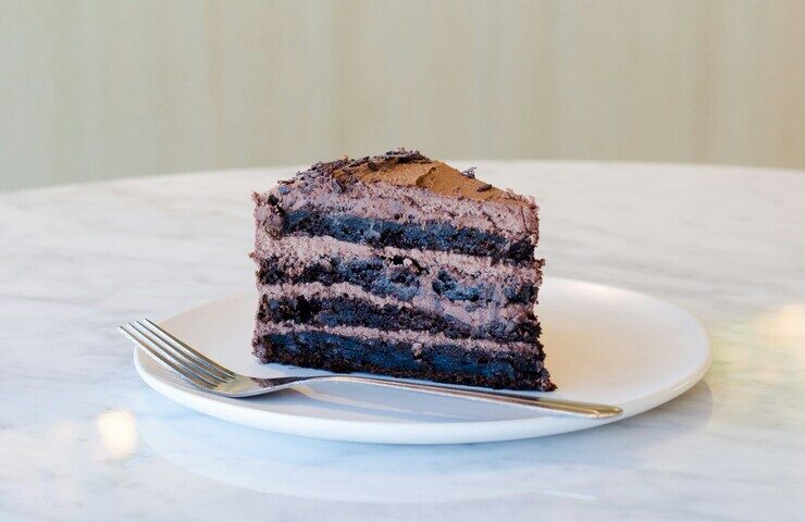 fetta di torta al cioccolato