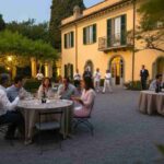 Le eccellenze vinicole italiane svelano i loro segreti in una località balneare da sogno
