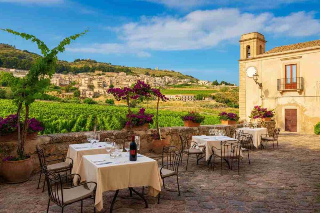 Scopri i vini della DOC Sicilia: tre imperdibili tappe per l'estate 2025