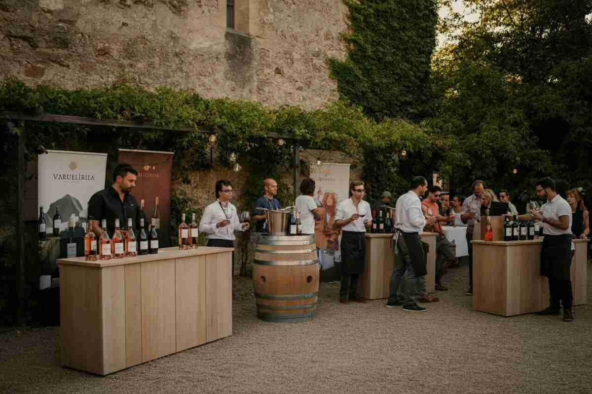 Cantina Contini trionfa al South Coast Wine Festival con i suoi vini unici