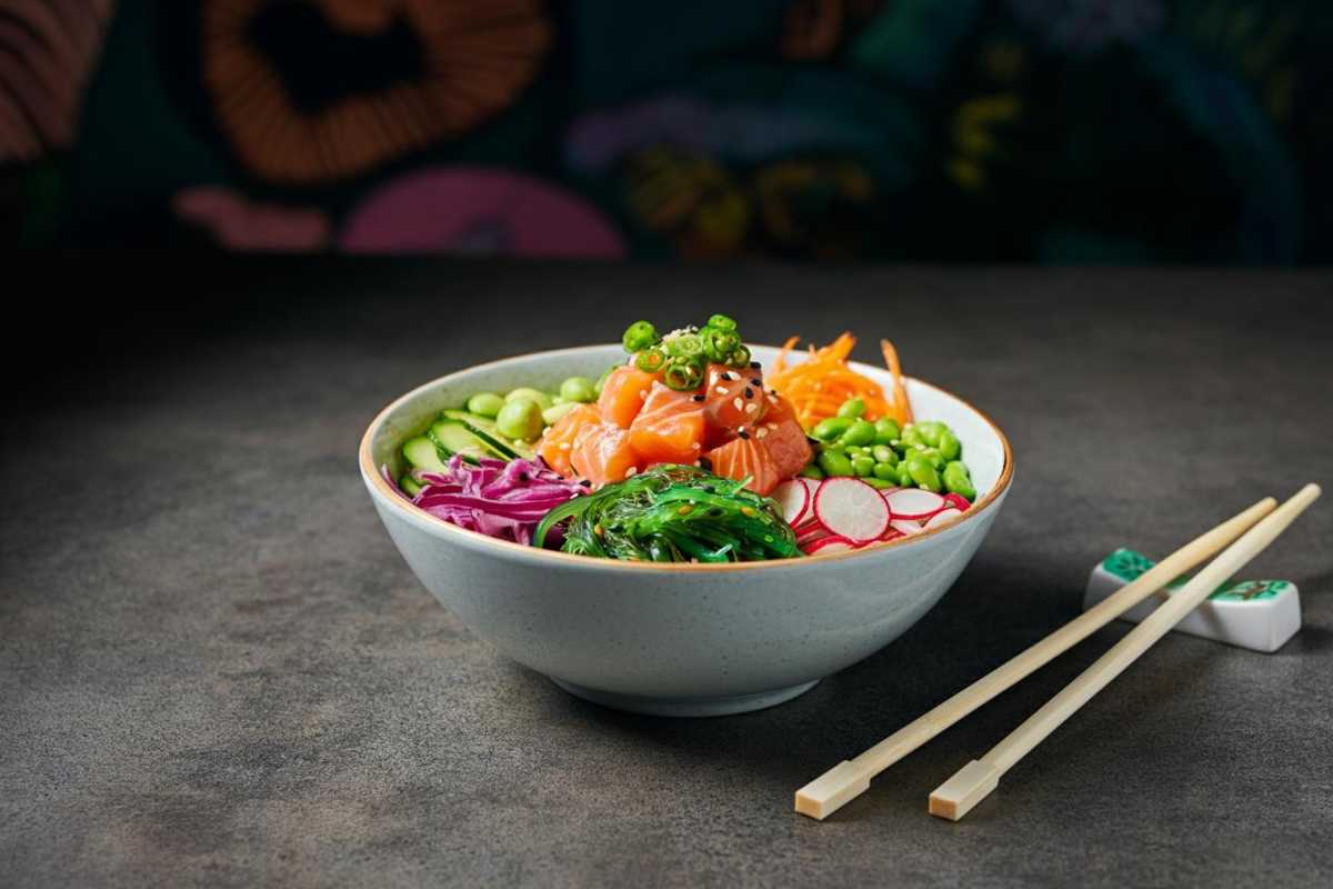 Pokè: il fenomeno culinario hawaiano da 1,74 miliardi di dollari